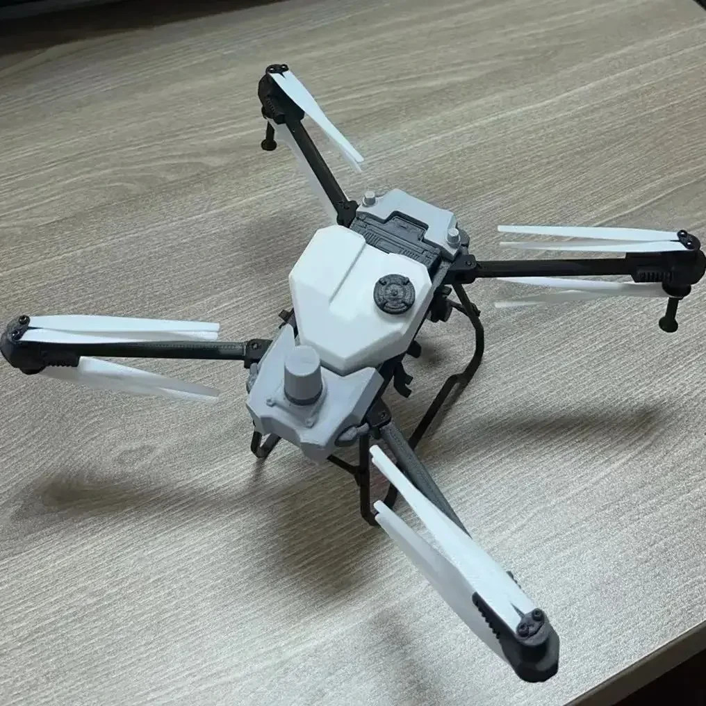 نموذج الطائرة بدون طيار للطباع - مراجعة Drone 3D Modeling وسعره